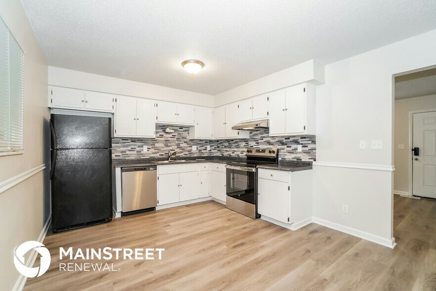 Building Photo - 3017 Perinton Pl