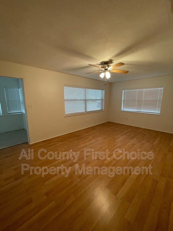 Building Photo - 939 45th St N
