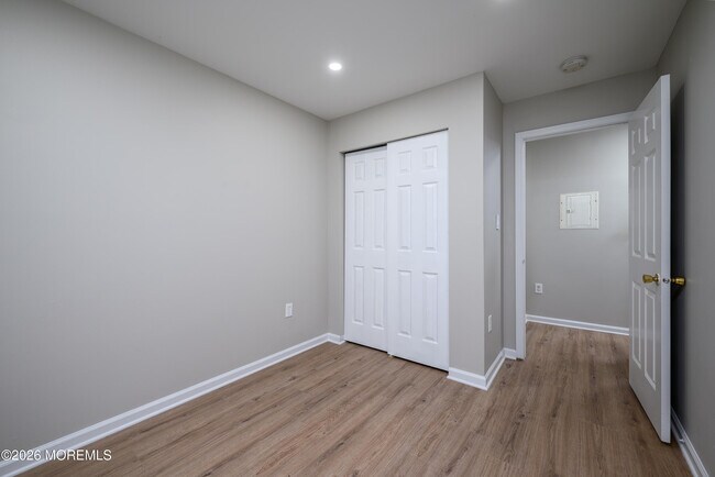 Building Photo - 114 Watson Ave