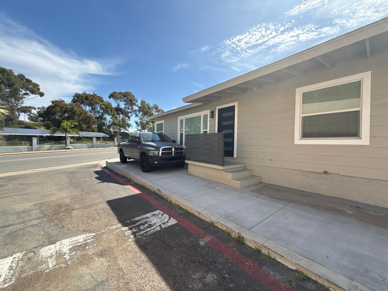 Building Photo - 132 Palm Ave