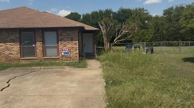 Building Photo - 1735 Dynasty Cir
