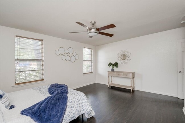 Building Photo - 7709 Woodrow Ave