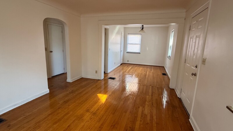 Building Photo - 6439 Elbrook Ave