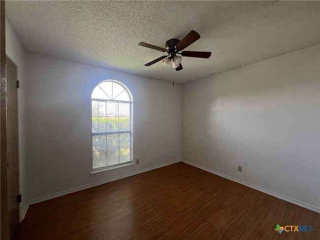 Building Photo - 4708 Bluestem Ln