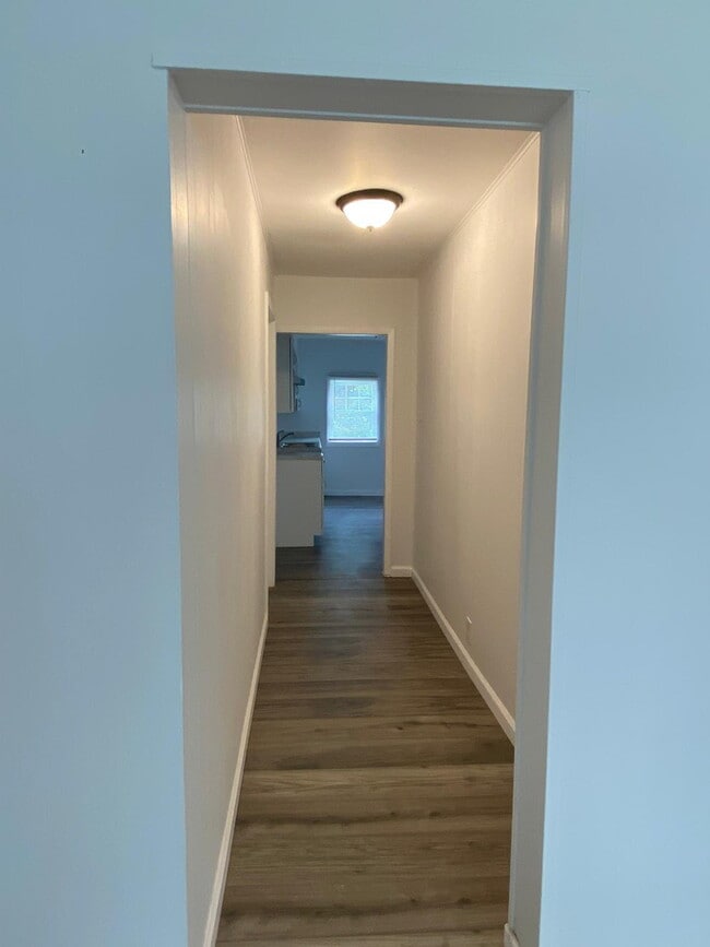 Building Photo - Bright & Inviting 3-Bedroom Home