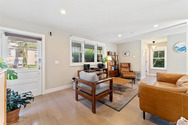 Building Photo - 22 E Clinton Ave