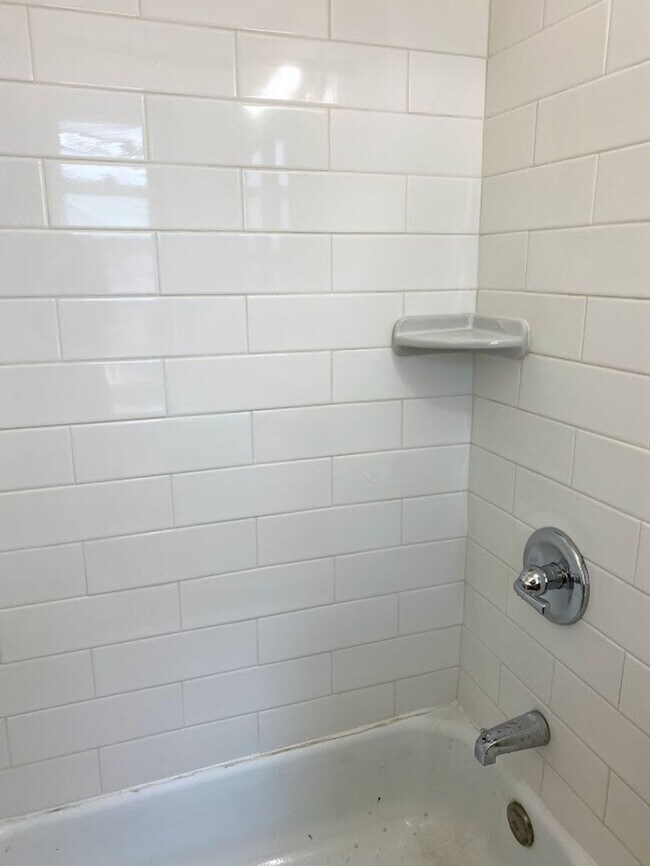 Building Photo - 5603 Fair Oaks St