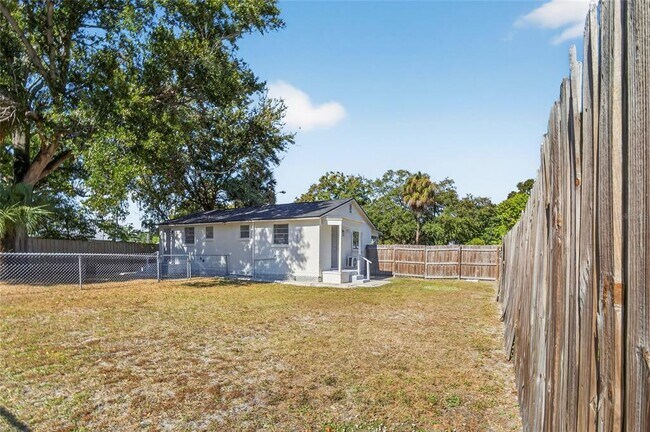 Building Photo - 4214 W Ohio Ave