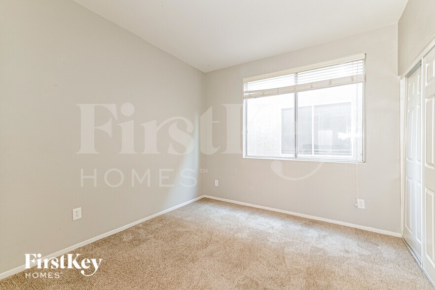 Building Photo - 4946 Copperlyn St