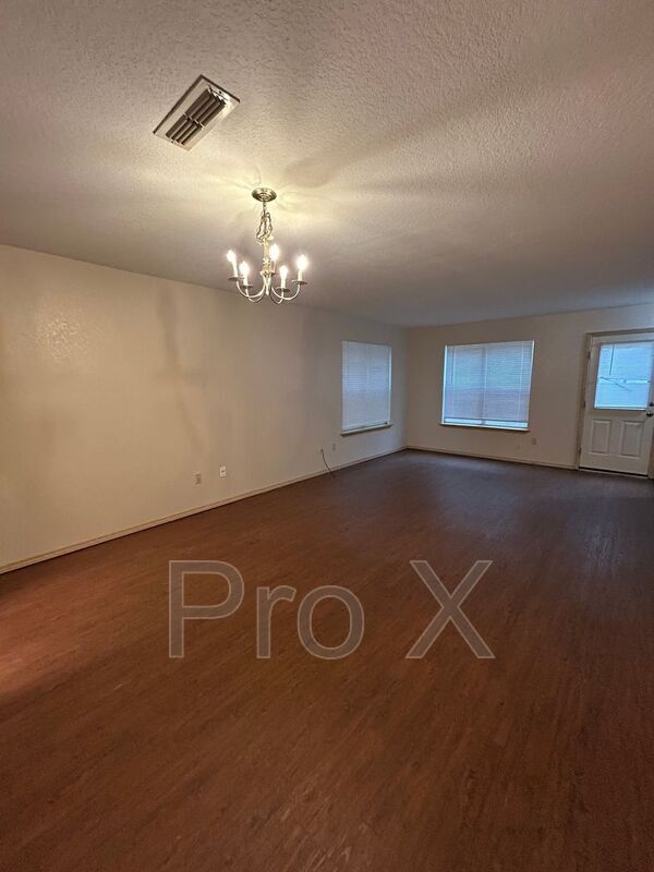 Building Photo - 1364 E Sequoyah Ct