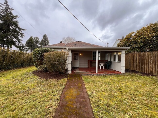 Building Photo - Charming Two Bedroom House near Downtown V...