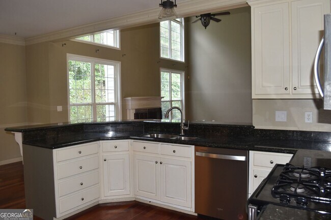 Building Photo - 4003 Rosewood View Dr