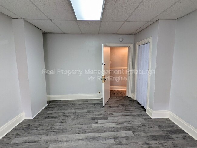 Building Photo - 42 Van Braam St