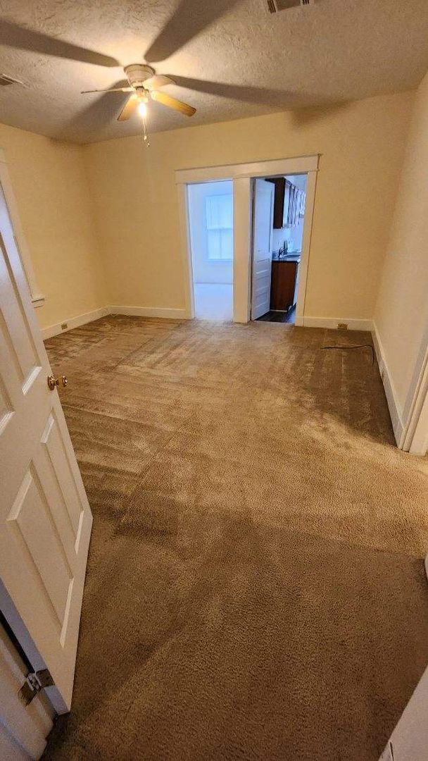 Building Photo - 1 Bedroom Apartment near Lake Olmstead
