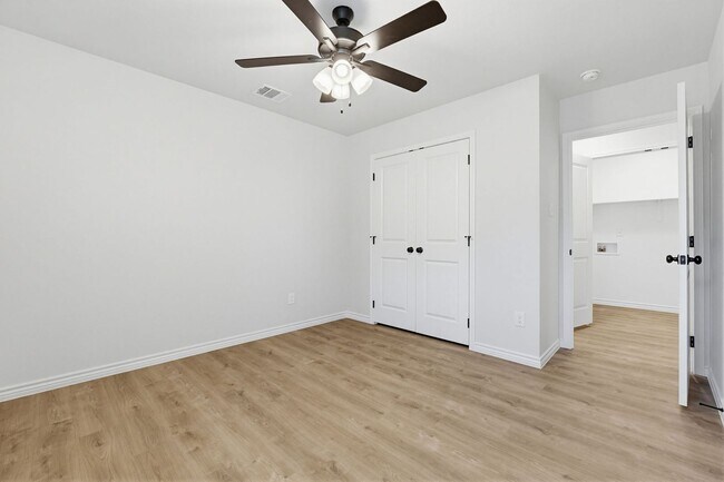 Building Photo - 503 Bonnie Dr