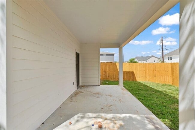 Building Photo - 304 Poplar St
