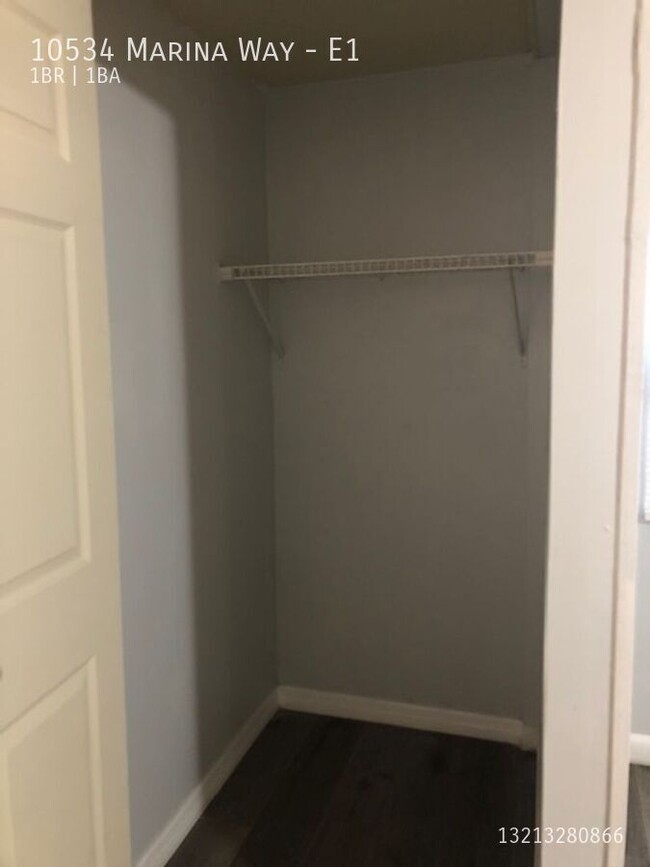 Building Photo - Large Studio Apartment in Mobile Home Comm...