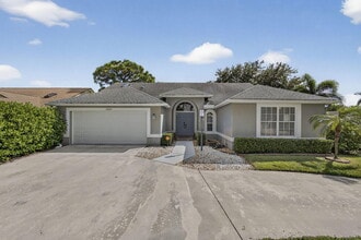 Building Photo - 12865 Meadowbend Dr