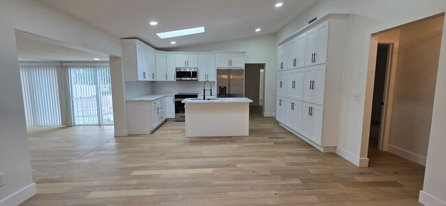 Building Photo - Completely remodeled 4 Bed 4 Bath home wit...