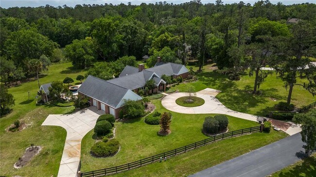 Building Photo - 5951 SW 21st Avenue Rd