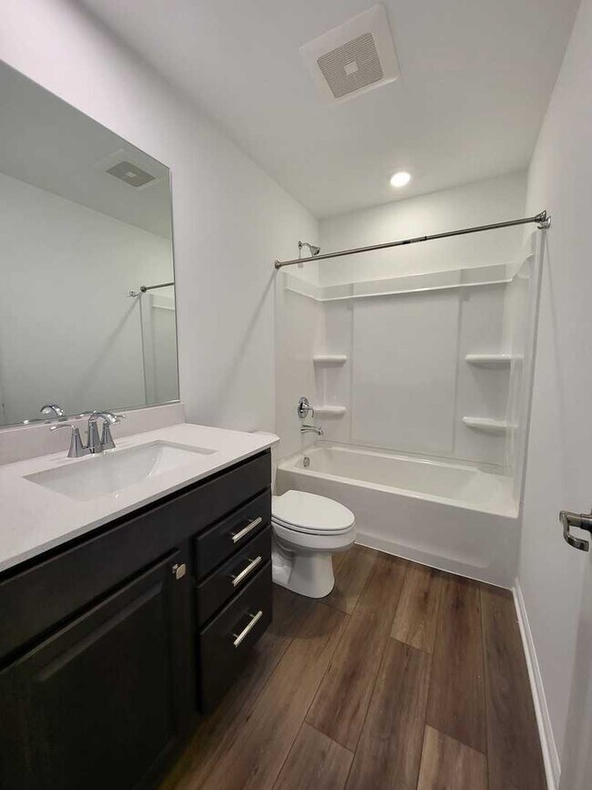 Building Photo - 588 Wolverine Dr