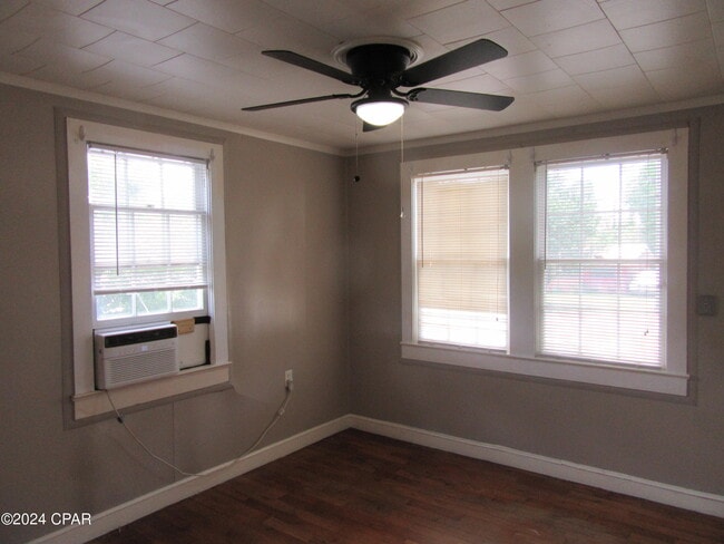 Building Photo - 1708 Louise Ave