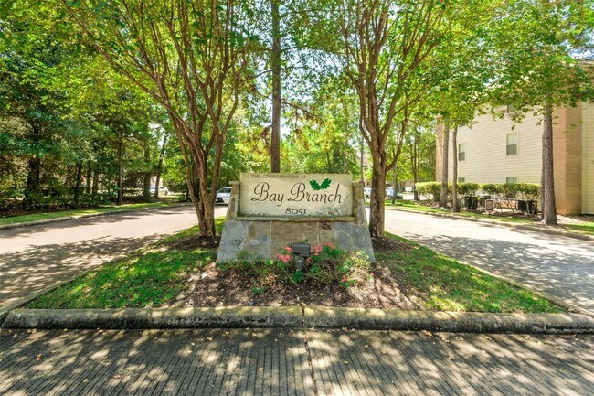 Building Photo - 8051 Bay Branch Dr
