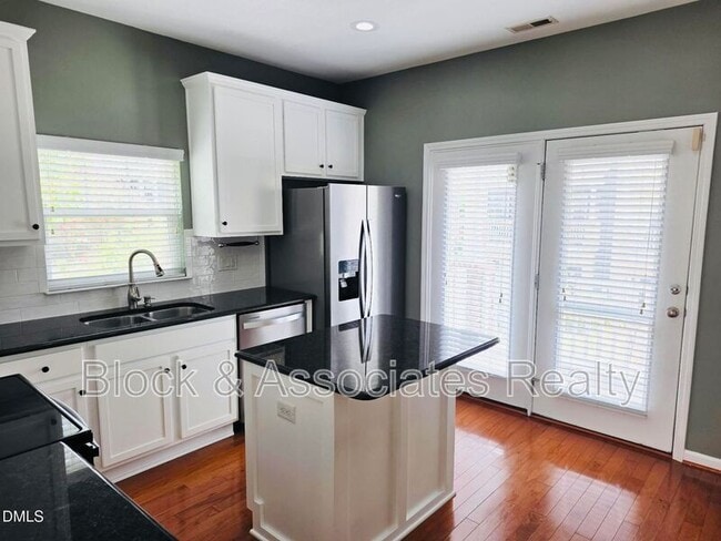 Building Photo - 124 Braeside Ct
