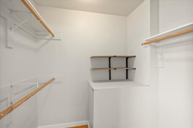 Building Photo - 18500 Crest Ave