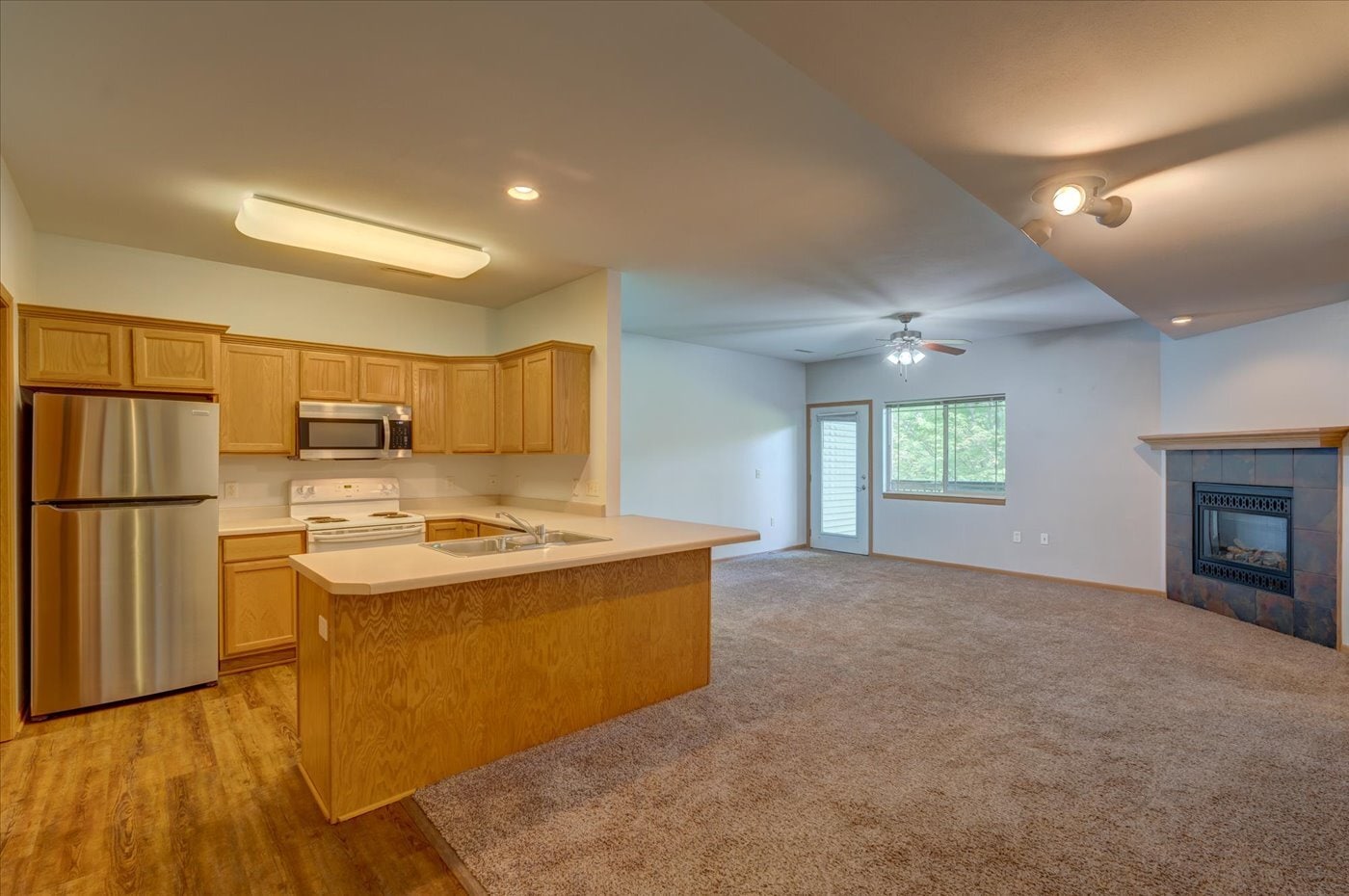 Building Photo - 264 Meadowside Dr