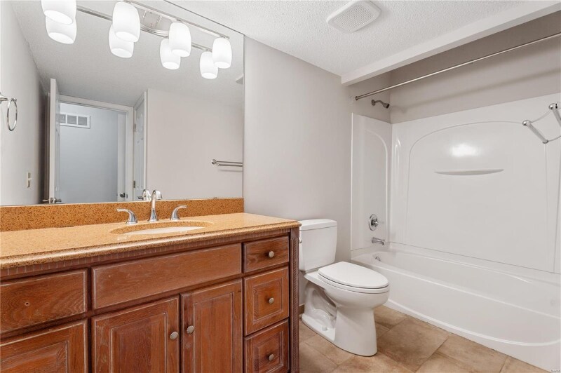 Building Photo - 15022 Baxter Village Dr