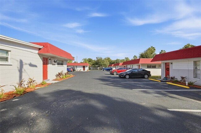 Building Photo - 1308 Lexington Ct