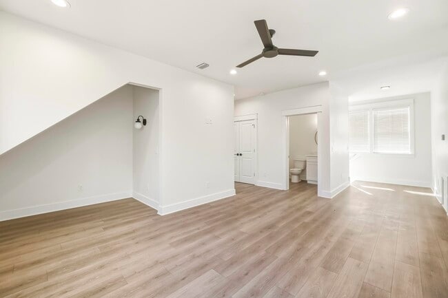 Building Photo - 4056 Biltmore Ave