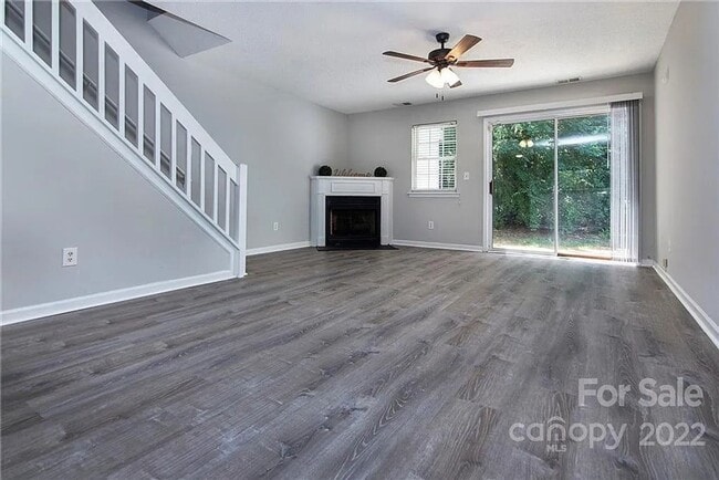 Building Photo - Charming 2BR Townhome in Charlotte