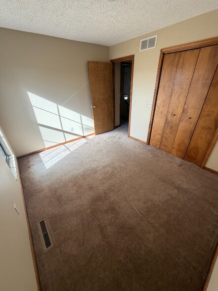 Building Photo - 109 Cora Dr