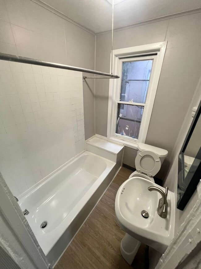 Building Photo - Casa para rentar/ House for rent