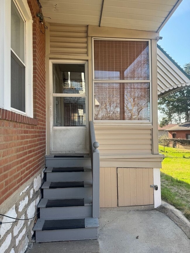 Building Photo - 3668 Wilmington Ave