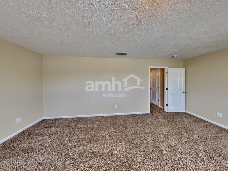 Building Photo - 1160 Shire Dr