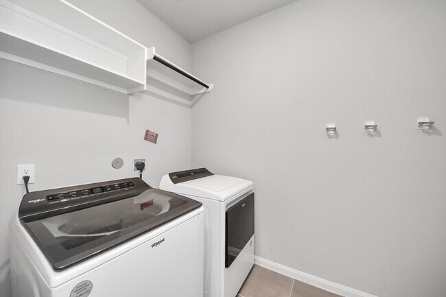 Building Photo - 518 Ellwood Terrace Ln