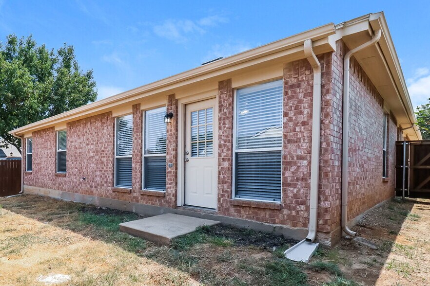 Building Photo - 4309 Falcon Perch Cir