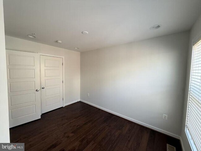 Building Photo - 111 Kandinsky Loop