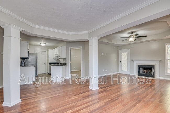 Building Photo - 2051 Sylvan Lake Dr