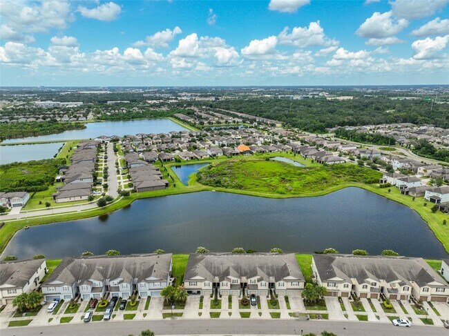 Building Photo - 9160 Hillcroft Dr