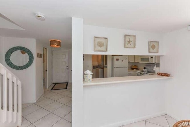 Building Photo - 353 S US HIGHWAY 1