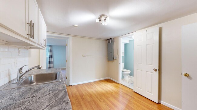 Building Photo - 7030 Clayton Rd