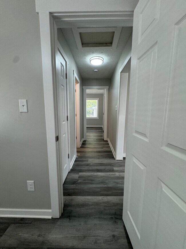 Building Photo - 951 N Bradley Ave