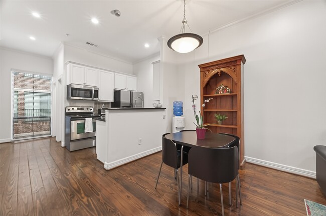 Building Photo - 118 McGowen St