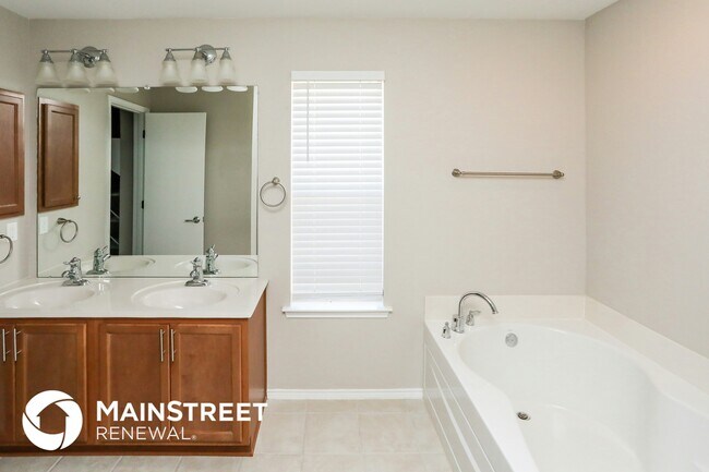 Building Photo - 707 River Run Dr