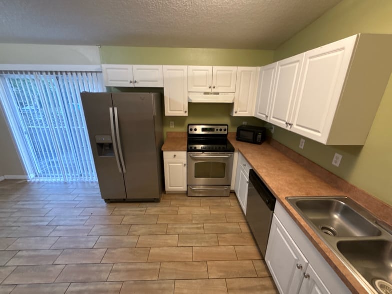 Building Photo - 105 Melody Ln