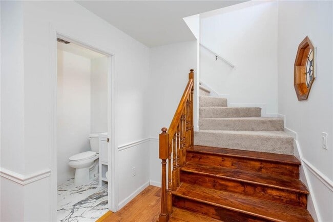 Building Photo - 512 Fieldwood Dr NW